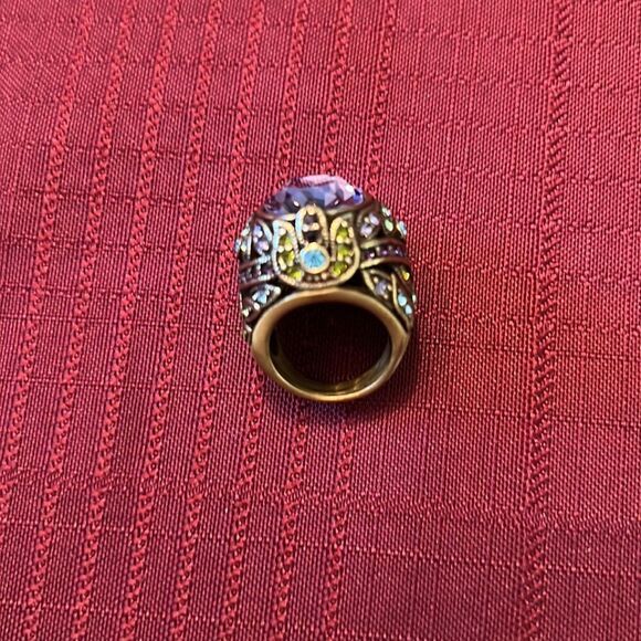 Beautiful ornate sparkly ring large purple center stone smaller blue stones EUC - Picture 8 of 11